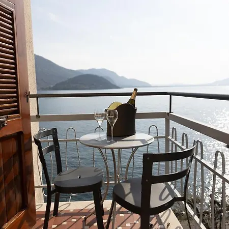 Hotel La Foresta Monteisola *