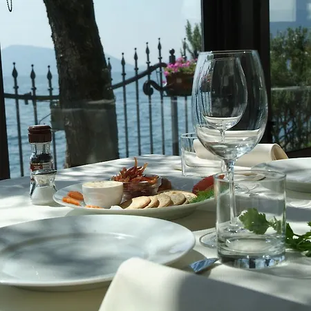 Hotel La Foresta Monteisola *