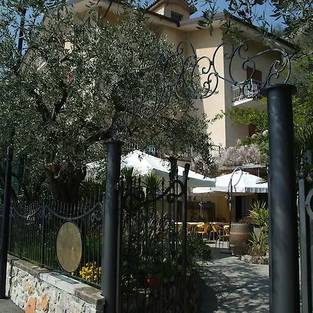 La Foresta Monteisola *